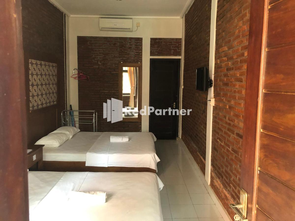 Rifka Annisa Guesthouse Syariah Redpartner 요그야카르타 외부 사진